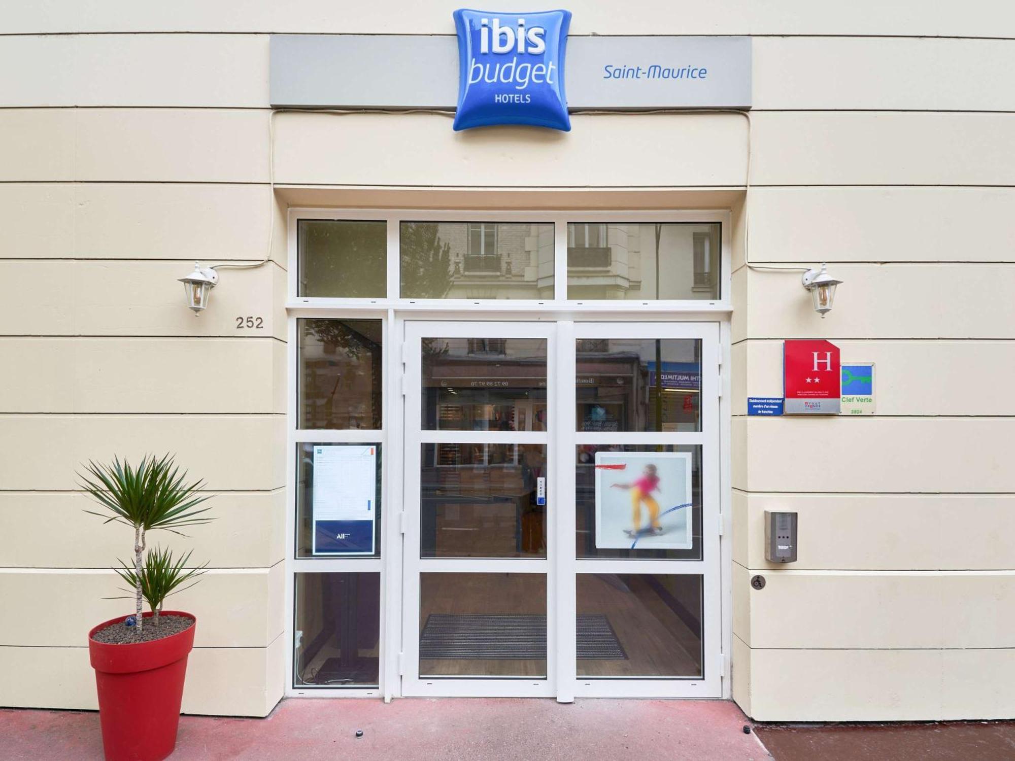 Ibis Budget Saint-Maurice Экстерьер фото