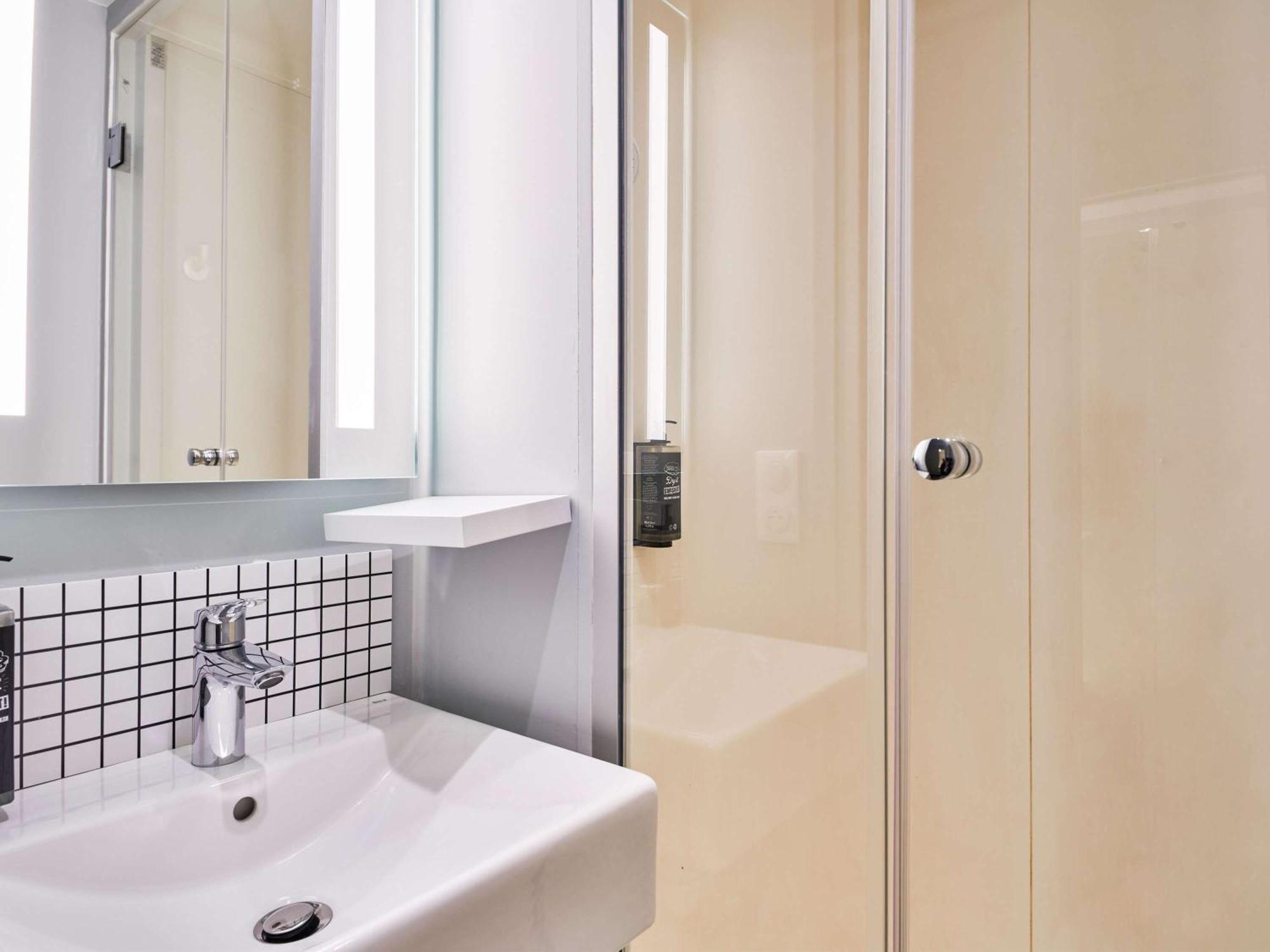Ibis Budget Saint-Maurice Экстерьер фото