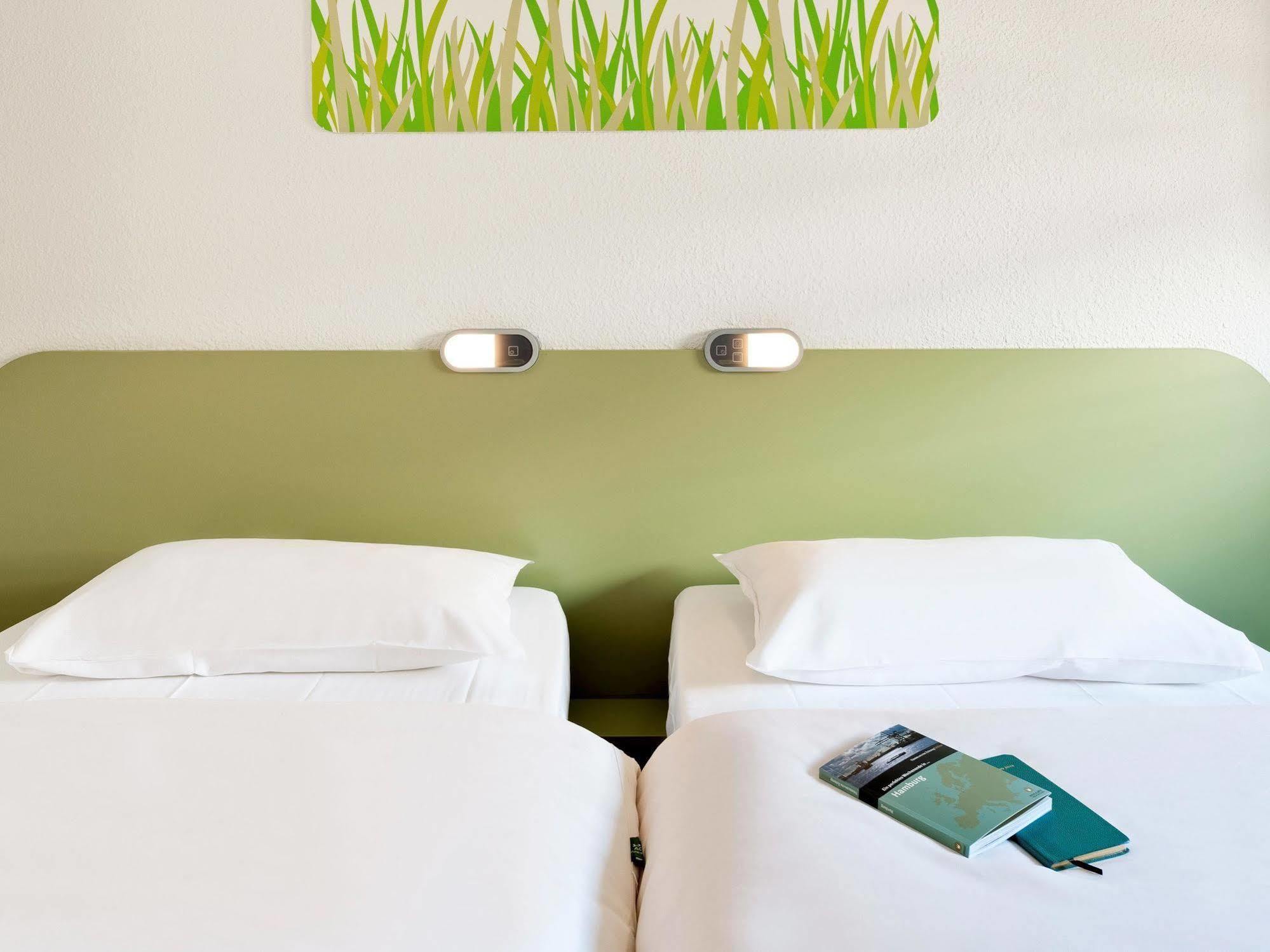 Ibis Budget Saint-Maurice Экстерьер фото
